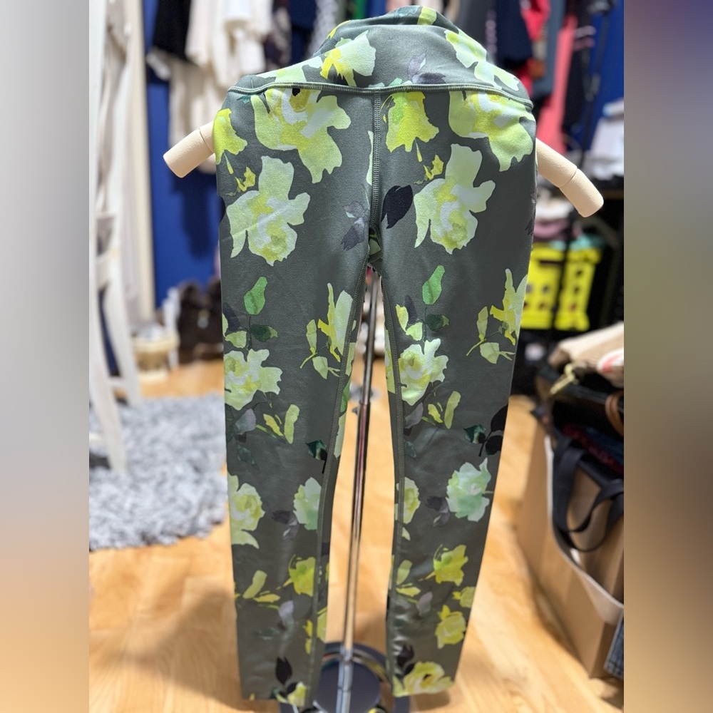 Athleta Green and Yellow Leggings for Active Comfort - Picture 4 of 13